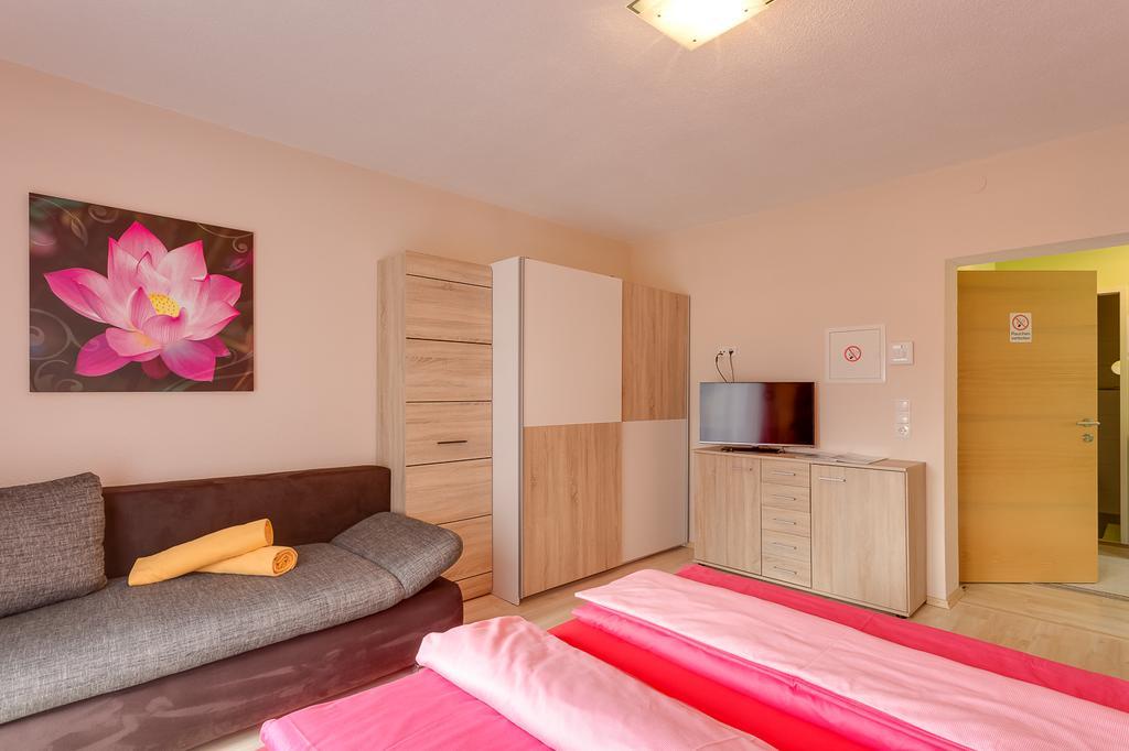 Biancas Ferienwohnung Im Haus Roswitha Tumpen エクステリア 写真